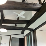 100年以上の古材を使用した天井空間1